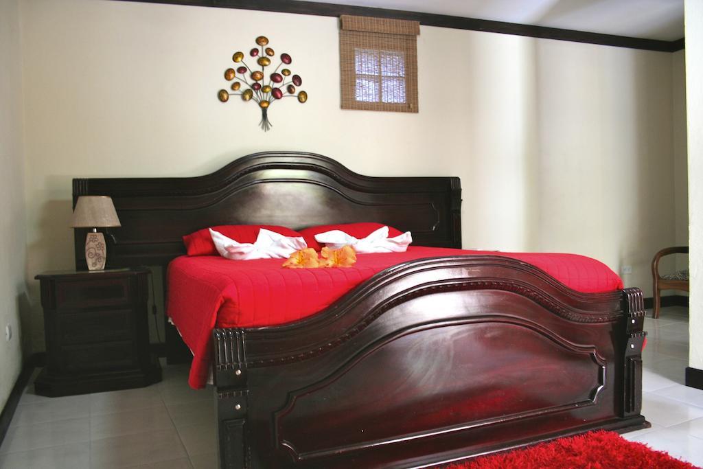 Tuanis Aparthotel Jaco Bilik gambar