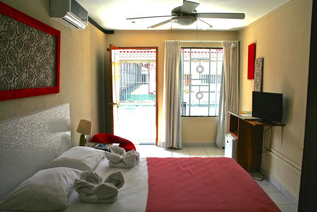 Tuanis Aparthotel Jaco Luaran gambar